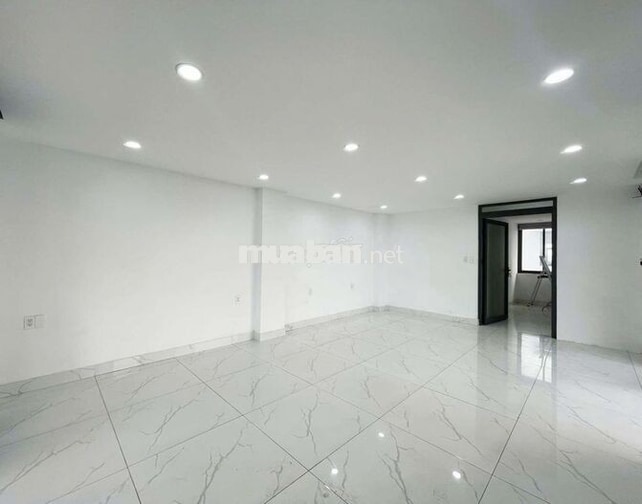 Văn phòng Nguyên tầng 90m2 hai mặt tiền thoáng đẹp giá chỉ 11tr/tháng