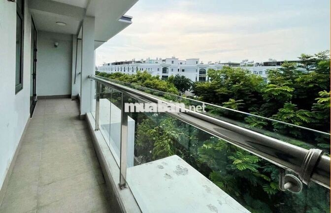 Văn phòng Nguyên tầng 90m2 hai mặt tiền thoáng đẹp giá chỉ 11tr/tháng