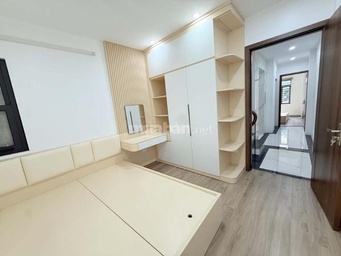 HƠN 9 TỶ_NHÀ MỚI 43M2_THANG MÁY_7 NGỦ_PHỐ KIM ĐỒNG_KO QH