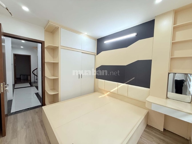 HƠN 9 TỶ_NHÀ MỚI 43M2_THANG MÁY_7 NGỦ_PHỐ KIM ĐỒNG_KO QH
