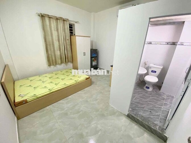 TRỐNG SẲN STUDIO FULL NT CỬA SỔ TRỜI NGAY NƠ TRANG LONG