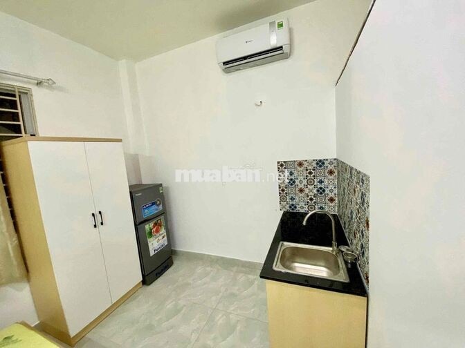 TRỐNG SẲN STUDIO FULL NT CỬA SỔ TRỜI NGAY NƠ TRANG LONG