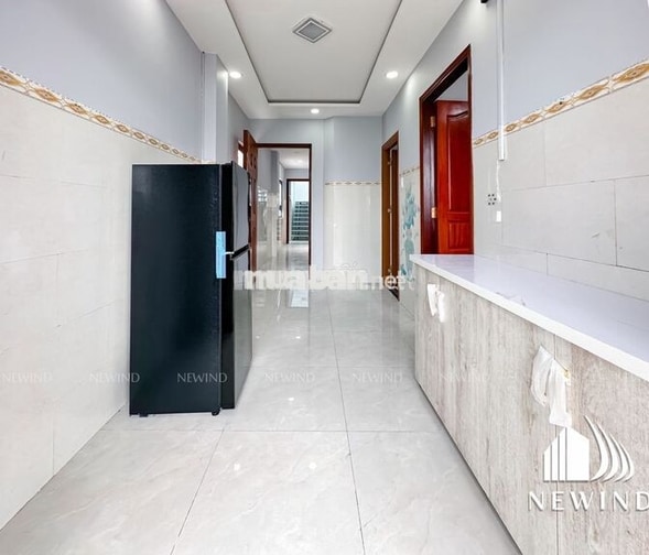 Cho thuê nguyên tầng 3PN 2WC ban công. Gần bên KCX, UFM, sát đi Quận 4