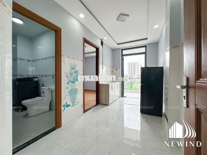 Cho thuê nguyên tầng 3PN 2WC ban công. Gần bên KCX, UFM, sát đi Quận 4
