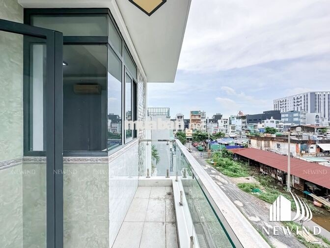 Cho thuê nguyên tầng 3PN 2WC ban công. Gần bên KCX, UFM, sát đi Quận 4