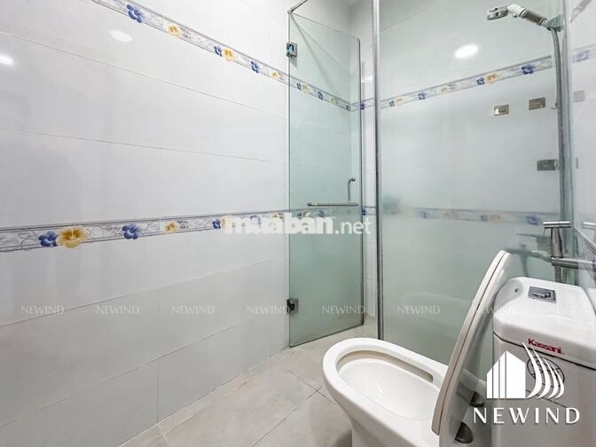 Cho thuê nguyên tầng 3PN 2WC ban công. Gần bên KCX, UFM, sát đi Quận 4