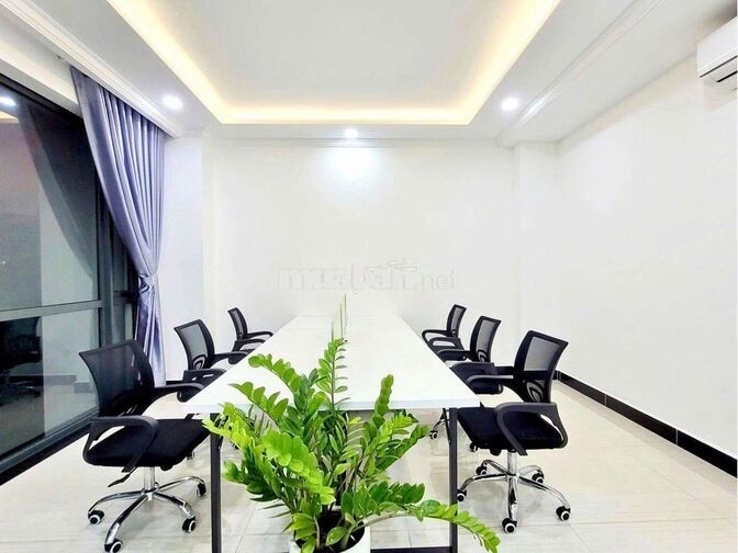 Văn phòng cho 6-10 nhân sự, full nội thất, có thang máy Vạn Phúc City