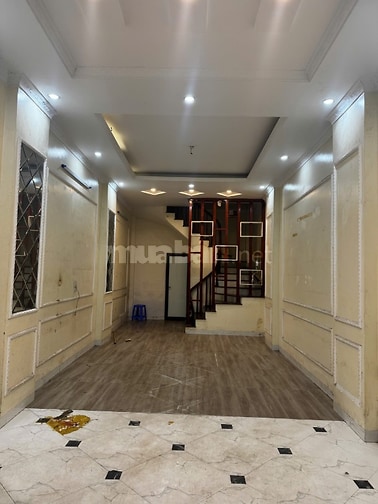 Cho thuê nhà 5 tầng Bờ Sông Sét, Hoàng Mai. Giá: 16tr/ tháng