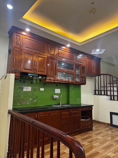 Cho thuê nhà 5 tầng Bờ Sông Sét, Hoàng Mai. Giá: 16tr/ tháng
