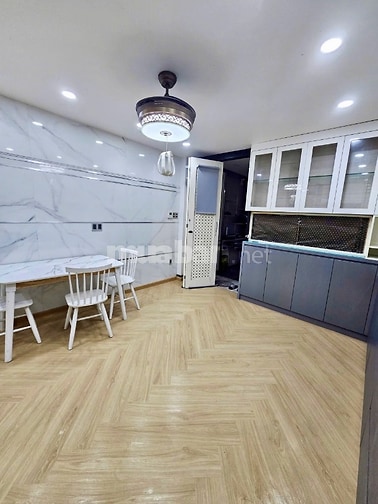 Cho thuê mặt bằng kinh doanh 98 Nguyễn Phúc Chu, hẻm nhựa xe tải 