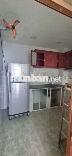CHO THUÊ NHÀ 402 HẬU GIANG, 9 TRIỆU, 2PN, CÓ NỘI THẤT NHƯ HÌNH