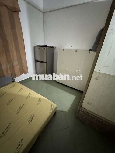 TÔI CHỦ CHO THUÊ PHÒNG GIÁ RẺ 3 TRIỆU ƯU TIÊN SV ĐH KINH TẾ CHO SẠC XE