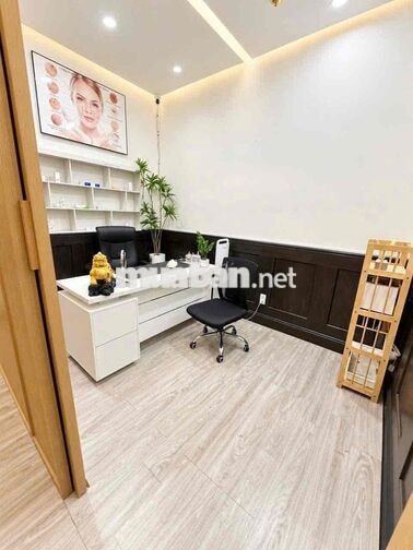 CHO THUÊ NHÀ MẶT TIỀN TRẦN THỊ NGHỈ GV NGAY PVT ,NGÃ 5