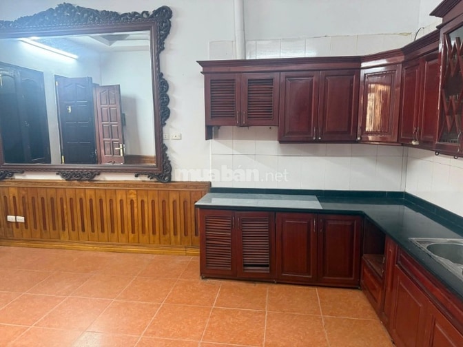 Cho thuê nhà 4 tầng Vương Thừa Vũ, Thanh Xuân. Giá: 15tr/tháng