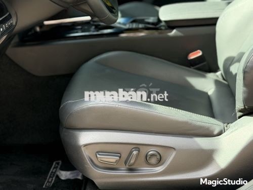Xe Toyota Camry 2.5 HEV Top 2025 - 1 Tỷ 399 Triệu