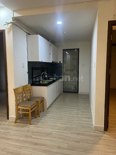 Căn hộ chung cư 2 phòng ngủ, tiện ích đầy đủ.