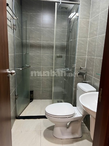 Căn hộ chung cư 2 phòng ngủ, tiện ích đầy đủ.
