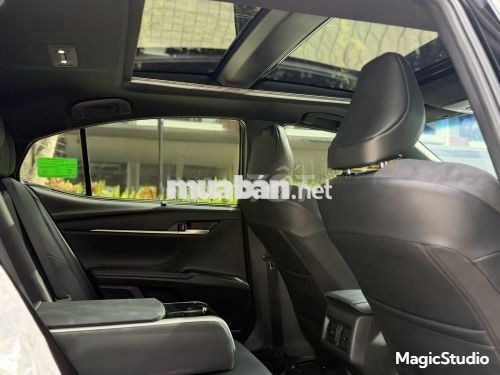 Xe Toyota Camry 2.5 HEV Top 2025 - 1 Tỷ 399 Triệu