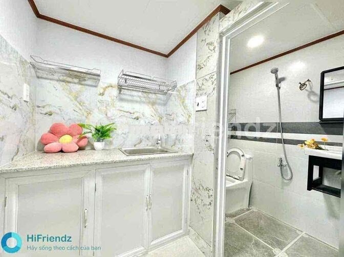 CHO THUÊ PHÒNG TRỌ GÁC CAO CÓ MÁY LẠNH / CÓ BAN CÔNG NHỎ NGAY AEON TP