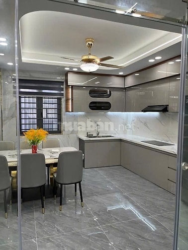 Cần bán gấp nhà 5tầng 4x15 có gara oto giá 5.75 tỷ tl đ Lê văn khương