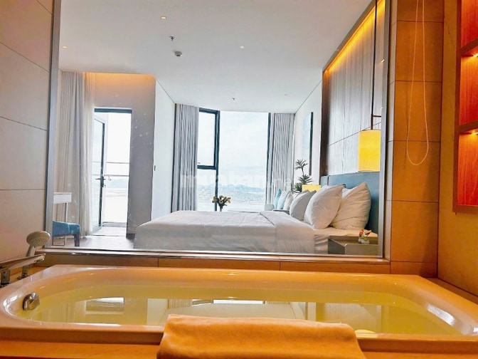 Bán căn hộ khách sạn Alacarte Hạ Long, DT 45,2m2, view đẹp, sổ đỏ