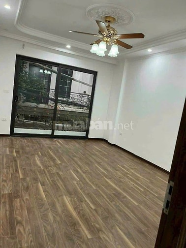 Bán nhà khu Nguyễn Chính, Tân Mai, diện tích 61 m2 x 5 tầng, thang máy