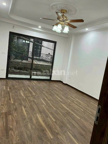 Bán nhà khu Nguyễn Chính, Tân Mai, diện tích 61 m2 x 5 tầng, thang máy