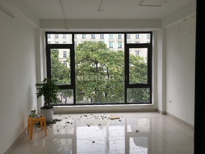 Cho thuê cả nhà hoặc lẻ từng tầng DT 55m2 x 4 tầng mặt đường Mễ Trì 