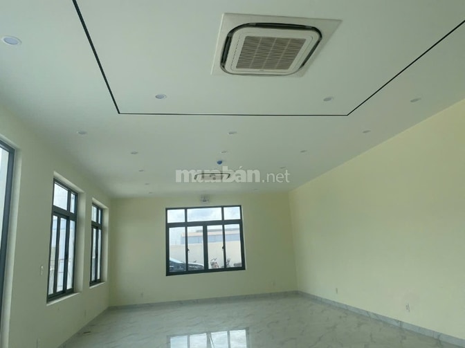 Cho thuê xưởng mới xây 3400m2 KCN Nam Thuận - Giá 323 tr/tháng