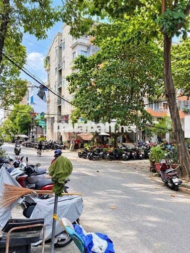 Chu thuê gấp tầng trệt Chung Cư Bắc Đinh Bộ Lĩnh - 52m2 ngang hiếm 7m