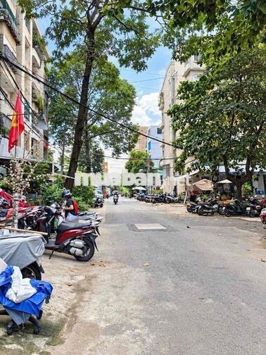 Chu thuê gấp tầng trệt Chung Cư Bắc Đinh Bộ Lĩnh - 52m2 ngang hiếm 7m
