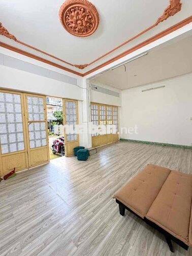 Chu thuê gấp tầng trệt Chung Cư Bắc Đinh Bộ Lĩnh - 52m2 ngang hiếm 7m