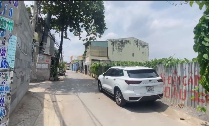 Bán quỹ đất lớn 2500m2 (35x70m) HXH Quốc lộ 13