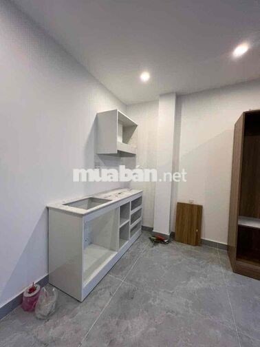 Studio Ban Công Lạc Long Quân Full Nội Thất