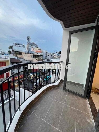Studio Ban Công Lạc Long Quân Full Nội Thất