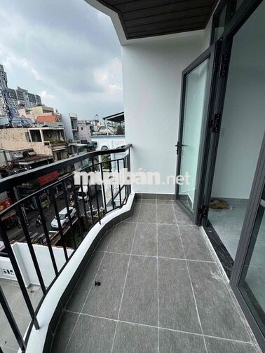 Studio Ban Công Lạc Long Quân Full Nội Thất