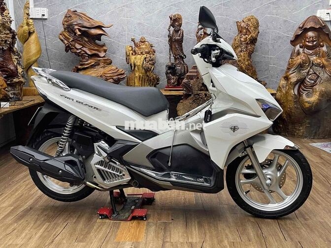 Honda Airblade 2017 chúnh chủ dàn áo đẹp, máy zin