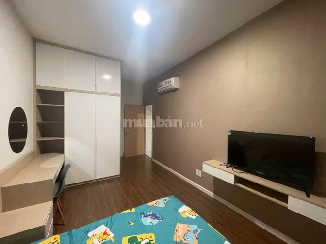 Oriental Plaza-Âu Cơ, sẵn nội thất 2PN Giá thuê 12 t/th, 78m2 ban công