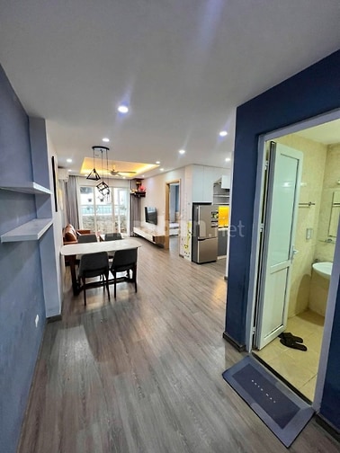 Oriental Plaza-Âu Cơ, sẵn nội thất 2PN Giá thuê 12 t/th, 78m2 ban công
