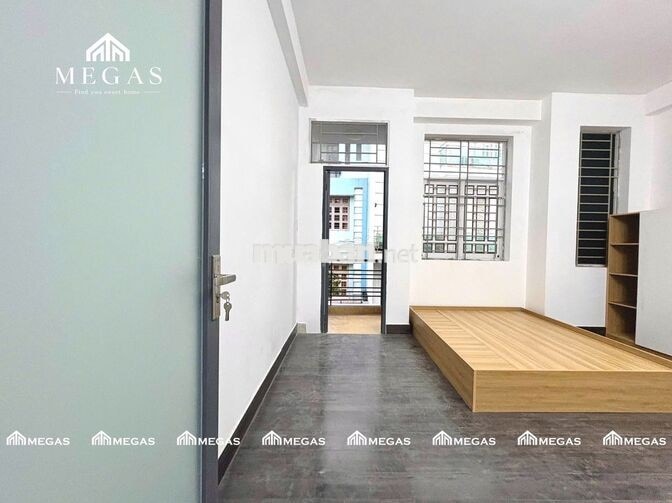 CHO THUÊ PHÒNG BAN CÔNG 30M2 - FULL NỘI THẤT - CÔNG VIÊN LÀNG HOA