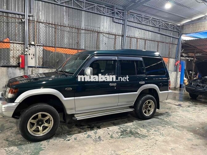 Mitsubishi Pajero V6 3000 2005 Xanh rêu