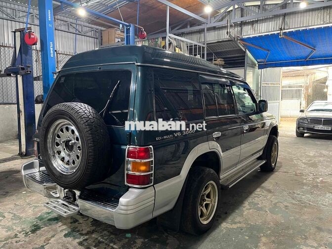 Mitsubishi Pajero V6 3000 2005 Xanh rêu