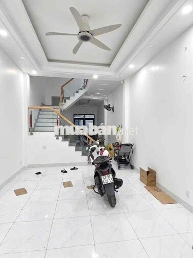 NHÀ MỚI ĐẸP(4X16M) 4TẦNG 4PN 3VS sẳn 4máy lạnh Hẻm 8M thông.