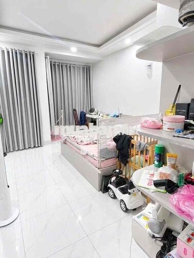 NHÀ MỚI ĐẸP(4X16M) 4TẦNG 4PN 3VS sẳn 4máy lạnh Hẻm 8M thông.