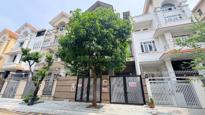Bán biệt thự 340m2, hầm 3 lầu - HXH Trường Chinh, Tân Bình