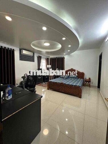 Biệt Thự Tên Lửa 200m2 Dối Diện Aeon Bình Tân | 28 Tỷ | DT 10m x 20m