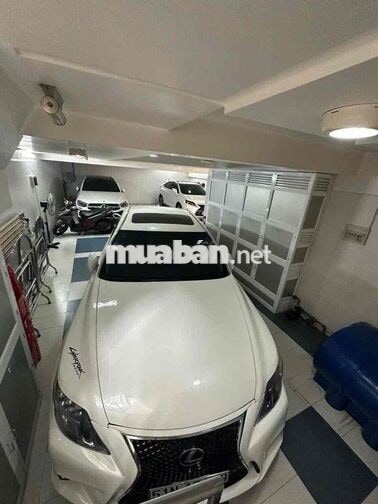 Biệt Thự Tên Lửa 200m2 Dối Diện Aeon Bình Tân | 28 Tỷ | DT 10m x 20m