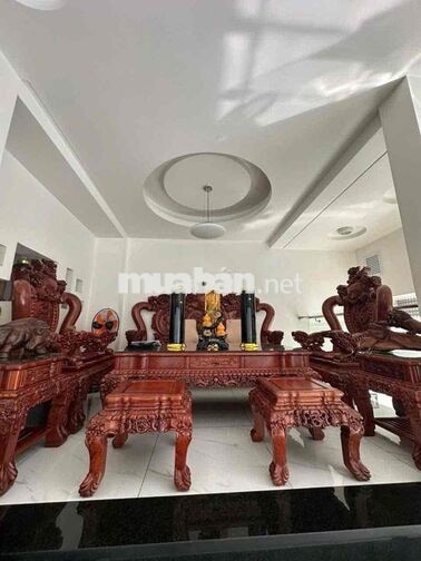 Biệt Thự Tên Lửa 200m2 Dối Diện Aeon Bình Tân | 28 Tỷ | DT 10m x 20m