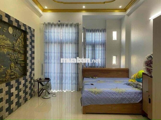 cho thuê nhà 1 trệt 2 lầu 1 thượng