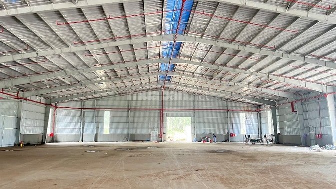 CHO THUÊ XƯỞNG MỚI XÂY KHUÔN VIÊN 5000m XƯỞNG 3000m2 GIÁ CHỈ 150tr 